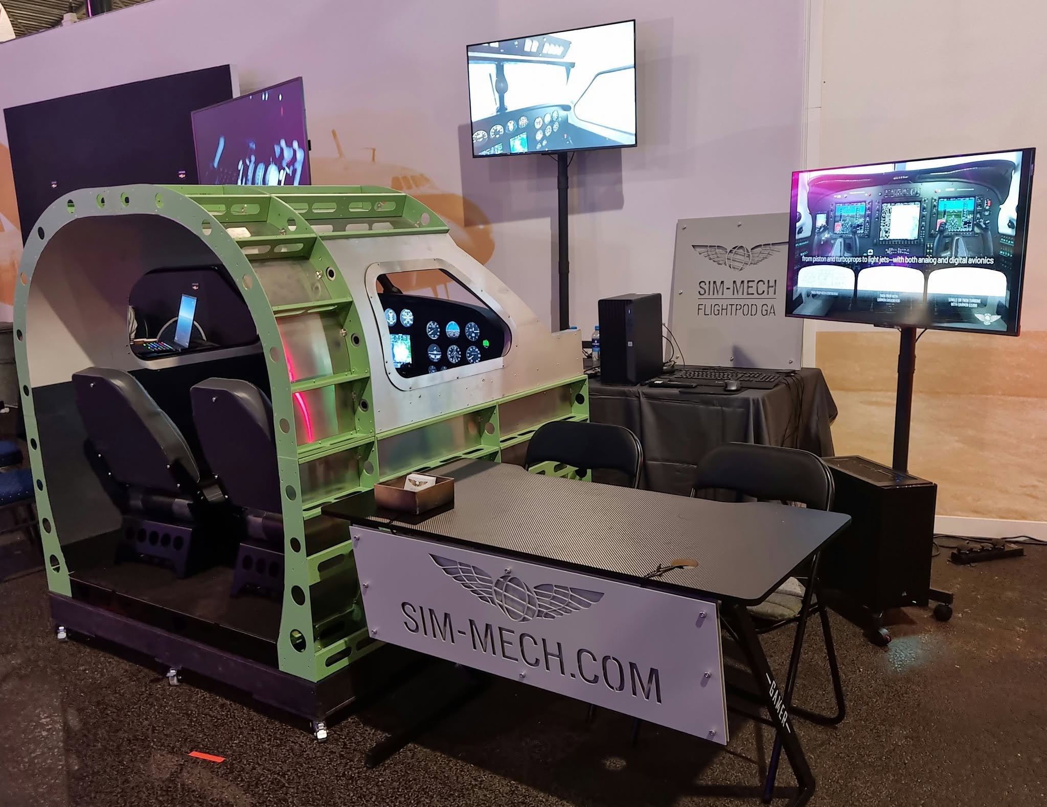 FlightPod GA at Sim-Mech booth 17B during FSWeekend 2026